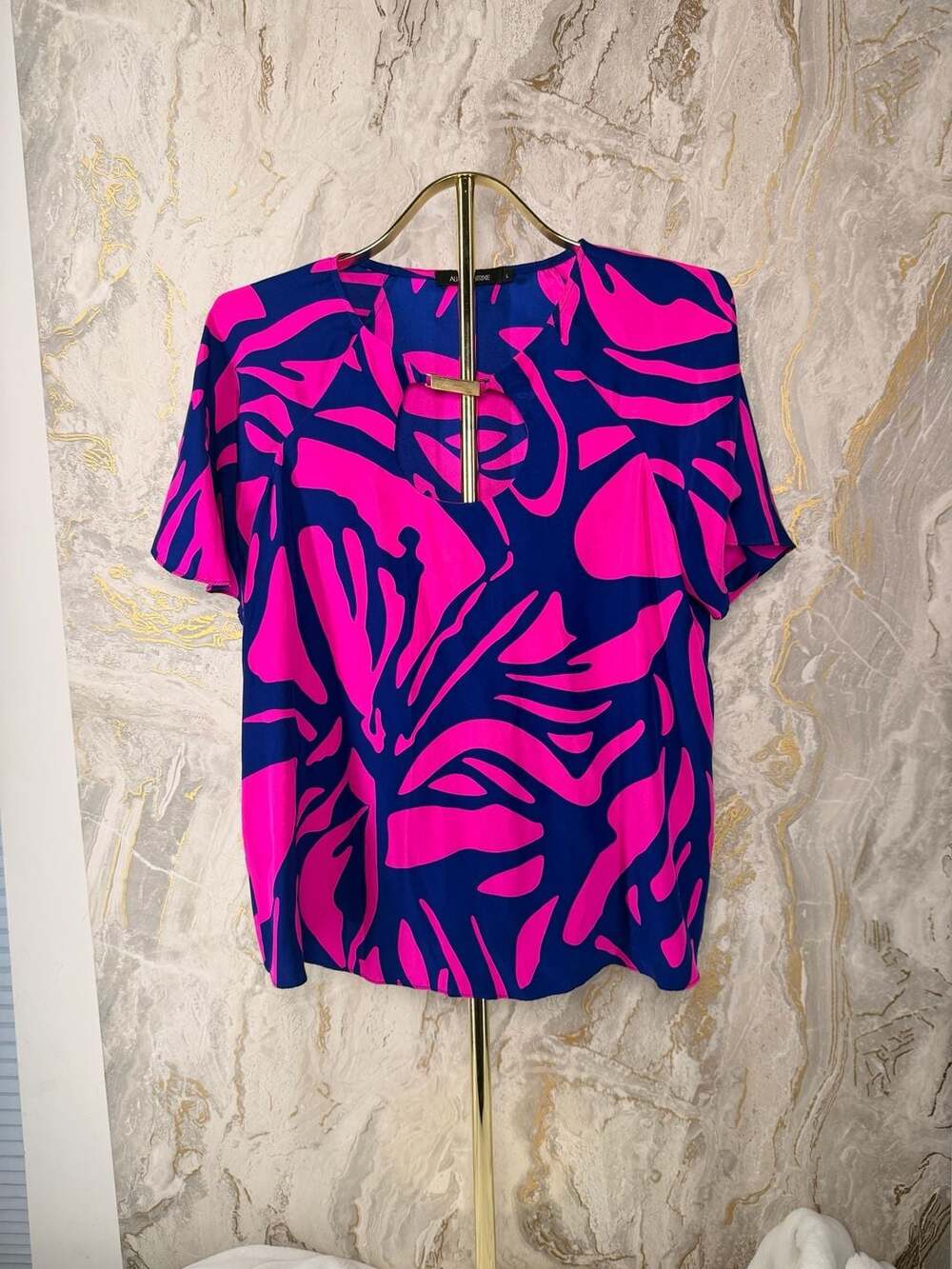 Alice & Trixie Blue & Pink Silk Short Sleeve Blouse Size L